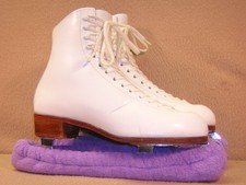 Riedell (Made In Usa) Ice Figure Skates Women's Us 7.5 w/ Blade Covers