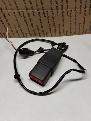 Conector de hebilla de cinturón de seguridad deportivo para conductor Mitsubishi Outlander 2011-2020 Foto 1 de 4