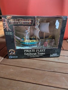 Fluch der Karibik Piratenflotte - Edinburgh Trader mit 3 Figuren selten Neu in OVP - Bild 1 von 3