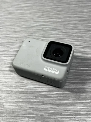 GoPro Hero7 White Wi-Fi Waterproof 10MP Video Camera with GPS - *NO POWER* - Image 1 of 4