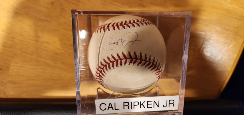 Cal Ripken Jr Autograph Baseball - Image 1 of 1