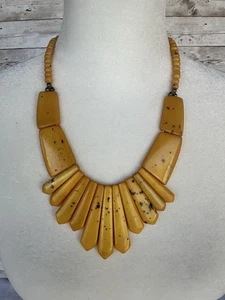 Vintage Mid-Century gefärbt Tagua Gemüse Elfenbein Latz Halskette Boho Statement - Bild 1 von 10