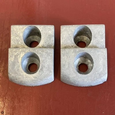 1935 年 - 1939 年福特汽车 1935 - 1948 年福特皮卡车门锁刺板套装 — 第 1/4 张图片