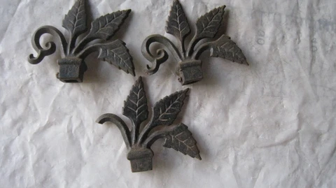 1 Vintage Cast Iron  Garden Statue Fence Post Finial Topper Cover