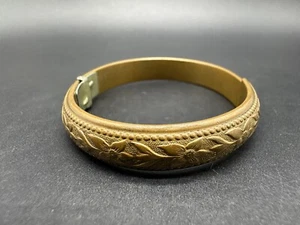 VINTAGE FLORAL WHITING & AND DAVIS CO HINGED COPPER CLAMPER BRACELET - Picture 1 of 8