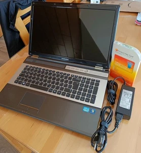 Laptop Samsung RF711, Notebook 17,3", Intel i5, 8GB, 236 SSD, 597 HDD, Win10. - Bild 1 von 9