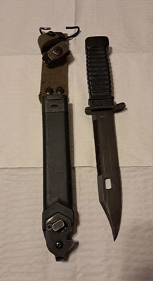 RARE GERMAN BUNDESWEHR KCB–77 M1 FIGHTING KNIFE WITH FROG - Image 1 of 4