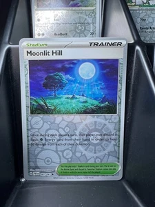 Moonlit Hill 081/091 SV: Paldean Fates Holograma Inverso - Imagen 1 de 1