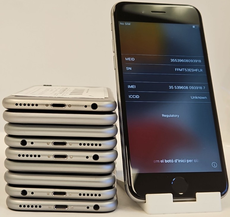 【値下げ】iPhone 6s Space Gray 32 GB Y!mobile Apple iPhone 6s 16GB/32GB/64GB - Silver, Space Gray