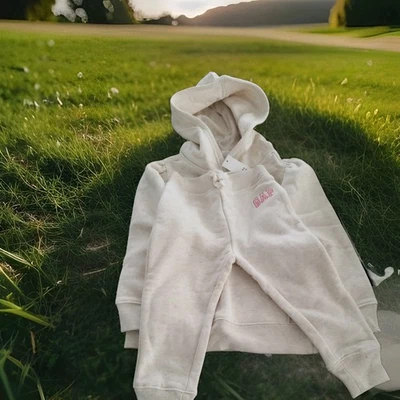 Sudadera con Capucha Gap Kids Clásica Logo Cremallera Completa con Pantalones Deportivos Talla 5 años Foto 1 de 3