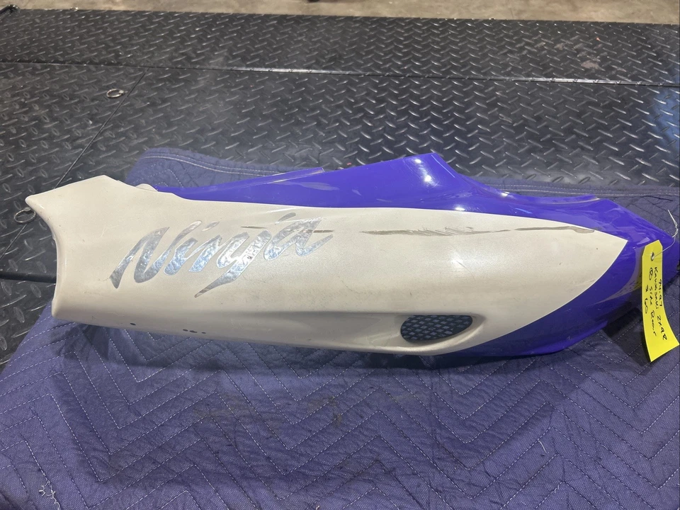 川崎忍者ZX9R ZX 9 900 9R ZX9后尾塑料整流罩94-97 — 第 1/4 张图片