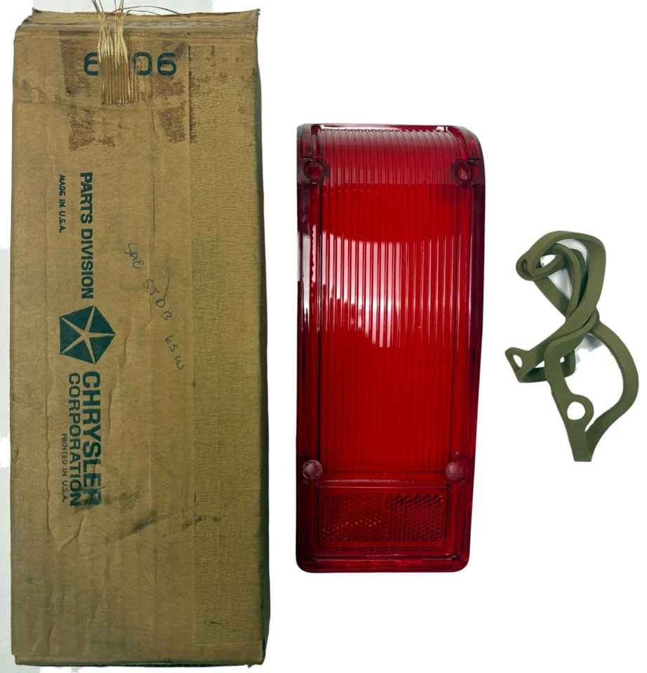 Nuevo lente de luz trasera de stock antiguo con junta para Dodge Coronet Wagon 1965 #2585112 Foto 1 de 1