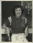 1982 Press Photo Rhea Perlman stars in TV Series Cheers on NBC - lrx14214