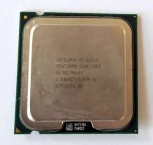 Processeur Intel Pentium Dual Core SLA8Z E2160 1,80 GHZ / 1M / 800 - Foto 1 di 1