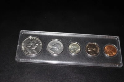 1949 US 5 Coin Silver Mint in Whitman plastic Holder - Image 1 of 4