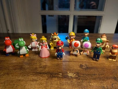 K’NEX Super Mario Lot 13 Figures Luigi Toad Yoshi Donkey Peach Bowser Diddy Kong - Image 1 of 4