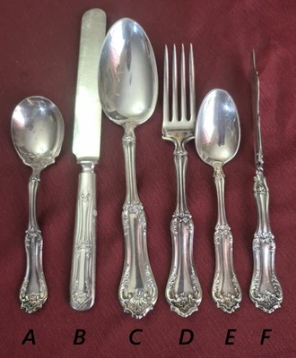 Plato de plata WM A Rogers Oneida Suffolk (1913) vendido por pieza Foto 1 de 3