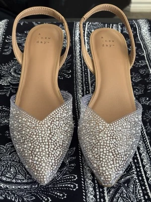 女士伊莎贝尔装饰露背小猫高跟鞋-新的一天/透明 — 第 1/4 张图片