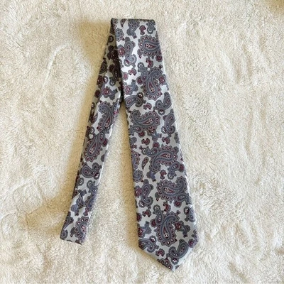 NUEVA Corbata Damon Paisley 100% Seda Hombre en Gris y Rojo Foto 1 de 4