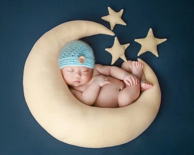 Gorro de bebé de ganchillo hecho a mano para niño o niña en talla recién nacido Foto 1 de 2