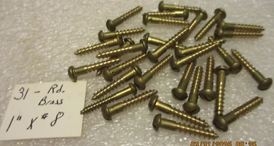 31--TORNILLOS DE MADERA MACIZA DE LATÓN VINTAGE CON CABEZAS DE RANURA REDONDAS 1" DE LARGO X #8=5/32" Foto 1 de 3