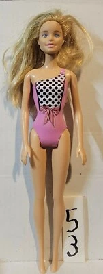 Juego de agua u otro traje de baño Barbie muñeca escena de playa  Foto 1 de 3