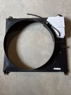 Capa de ventilador 2014 2015 2016 2017 2018 2019 2020 2021 Toyota Tundra A/M - Imagem 1 de 4