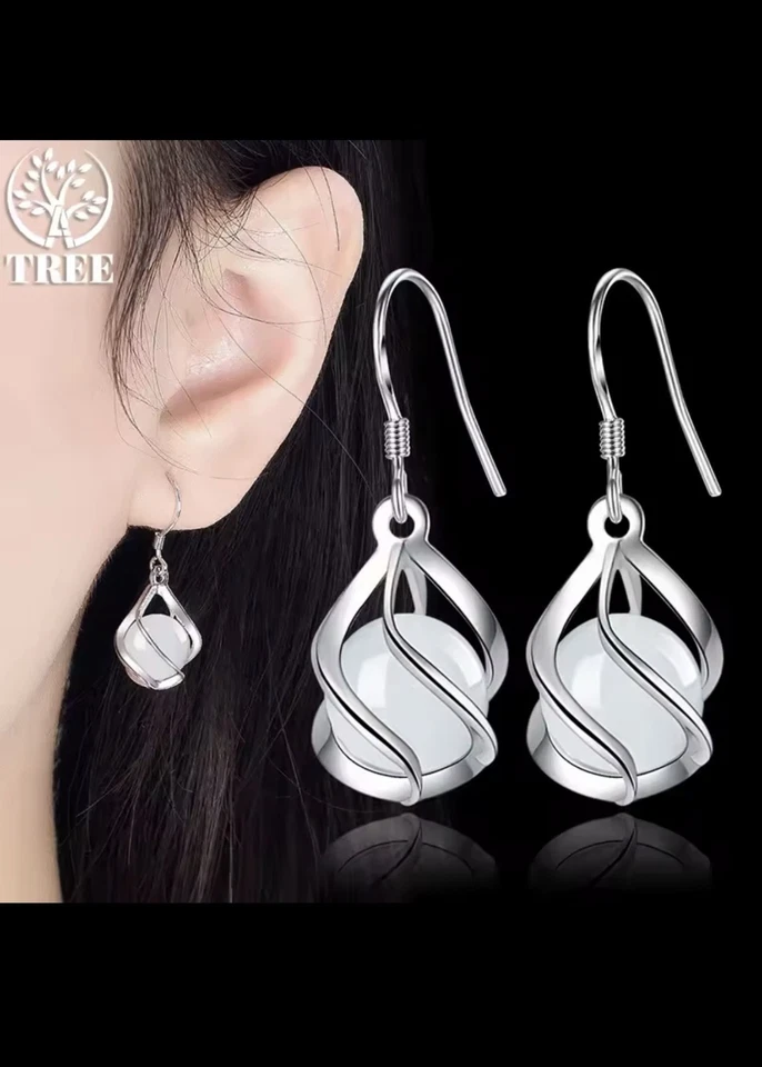 ORECCHINI PENDENTI CON PIETRA  BIANCO GHIACCIO - Immagine 1 di 4