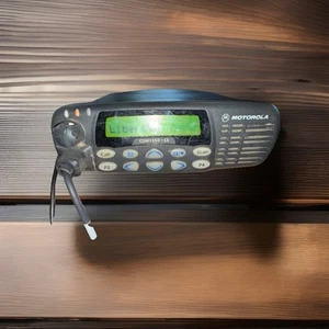 Motorola CDM1550 LS VHF-UHF Transceiver AAM25RKF9DU5AN Radio dwukierunkowe - Zdjęcie 1 z 5
