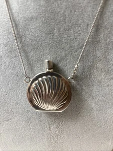 VNTG Plat Mex ME-15 Sterling Silver Scallop Shaped Perfume Bottle/ Necklace - Picture 1 of 10