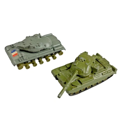 VINTAGE AURORA 70s - Lot (2) WWII DIE CAST TANK AURORA LATE 1970S HONG KONG - Image 1 of 4