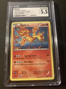 CGC 5.5 moltres next destinies cosmos holo 2012 - Picture 1 of 2