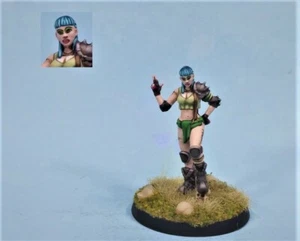 Painted miniature cute Futuristic female Survivor/Road Warrior - Bild 1 von 2