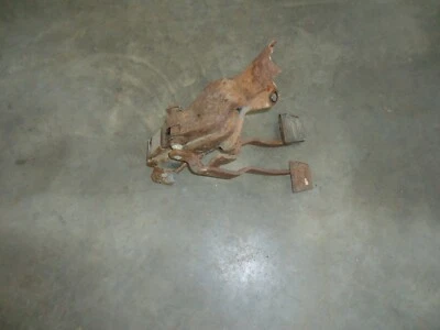 1965 CHEVROLET CHEVELLE СЦЕПЛЕНИЯ И ПЕДАЛИ ТОРМОЗА КОМПЛЕКТ 65 MALIBU SS - Изображение 1 из 3