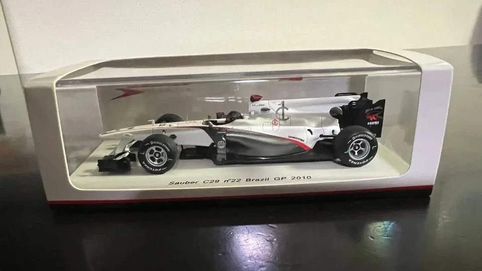 Modellino auto Spark 1/43 Sauber C29 #22 GP Brasile 2010 Nick Heidfeld F1... - Immagine 1 di 4