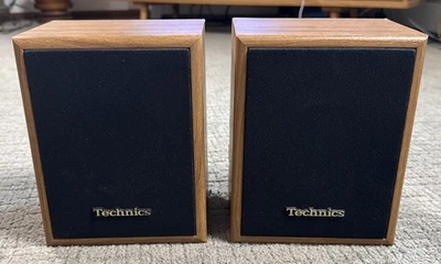 Par de Altavoces Technics Modelo SB-S15 Acabado Madera Simulado Estantería Altavoces Foto 1 de 4