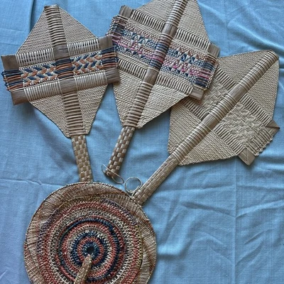 Ventilador feito à mão conjunto de 4 ventiladores de palha - Imagem 1 de 4