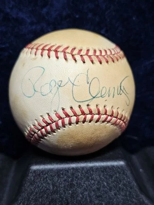 ROGER CLEMENS AUTOGRAPHED SIGNED 1986 WORLD SERIES OFFICIAL BASEBALL - Image 1 of 4