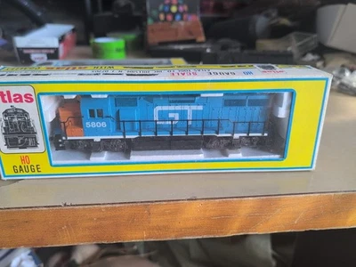 Atlas Master Locomotive Series GP-38 Low Noise Locomotive Sante Fe- No 5806 - Image 1 of 4