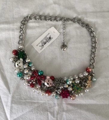 Betsey Johnson серебристого тона нагрудник ожерелье с рождественские подвески и искусственный жемчуг новый с Ярлыками - Изображение 1 из 4