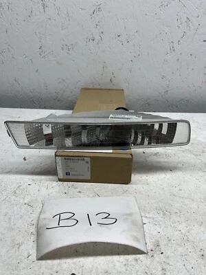 Indicatore di direzione anteriore destro originale Vauxhall / Opel Vivaro A dal 2000 al 2006 NUOVO - Immagine 1 di 3