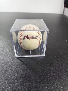 Baseball con logo Philadelphia Phillies - Foto 1 di 4