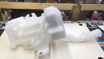 Botella lavadora parabrisas RESERVIOR AUDI Q3 2.0TDI MK1 2011 A 2017 8U CFFB CFGC  Foto 1 de 3