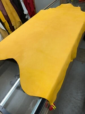 Cuero de búfalo de grano superior 10 pies cuadrados. 3 1/2 OZ. Además estás comprando uno Foto 1 de 4