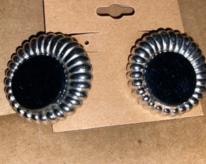 Vintage Sarah Coventry Black Silver Toned Clip-on Earrings Circle - Picture 1 of 8