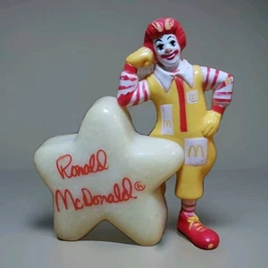 De colección 1988 Ronald McDonald Apoyado en Estrella Happy Meal Juguete Brilla en la Oscuridad  - Imagen 1 de 9