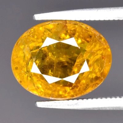 💎 5.39ct 10.5x8.5mm Oval Natural Greenish Yellow Grossular Garnet - Africa Gem - Image 1 of 4