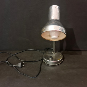 Lampe de bureau en métal et plastique