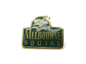 Pin Melbourne Cuadrado Letras Tono Verde Blanco y Dorado - Imagen 1 de 4