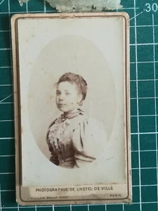 UF600 CDV Photo circa 1900 jeune fille Studio Muller Rault Paris - Picture 1 of 2